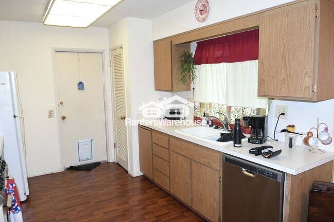 Foto del edificio - 10005 W Pleasant Valley Rd