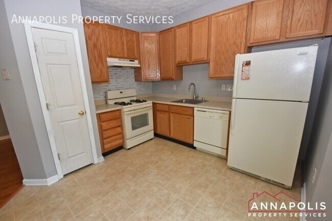 Foto del edificio - 8203 Barrington Ct