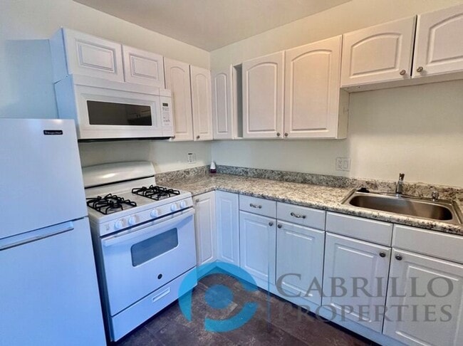 Building Photo - 1580 Parrot St