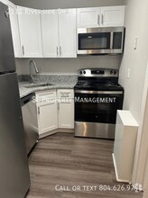 Building Photo - 2112 Riverside Dr