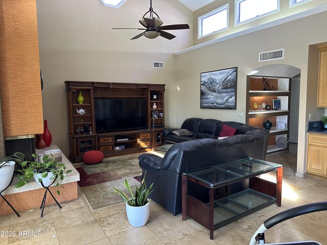 Foto del edificio - 8377 E Thoroughbred Trail