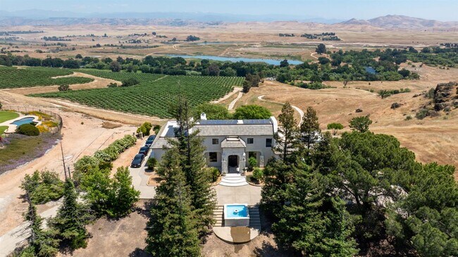 Foto del edificio - 14215 Killarney Dr