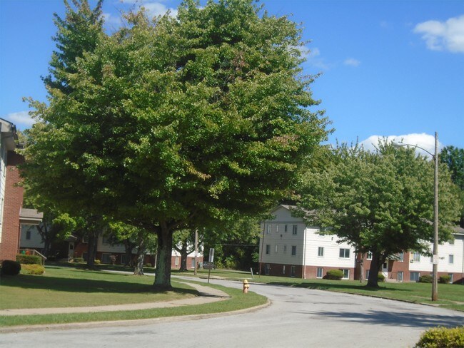 Building Photo - 4 Eastway Dr