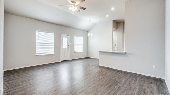 Building Photo - Available NOW, No Carpet, Ceiling Fans, La...