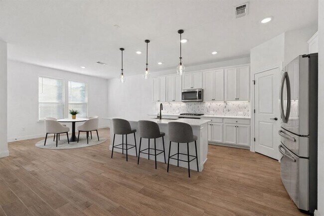 Foto del edificio - 240 Harbors Ln