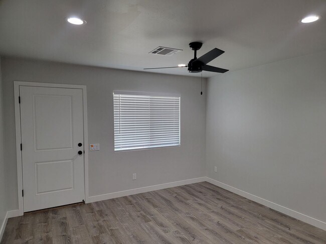 Foto del edificio - 871 Baseline Rd