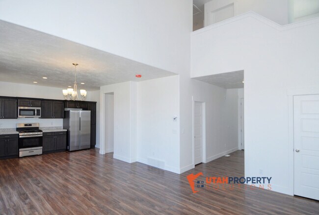 Foto del edificio - 7042 N Brook Ridge