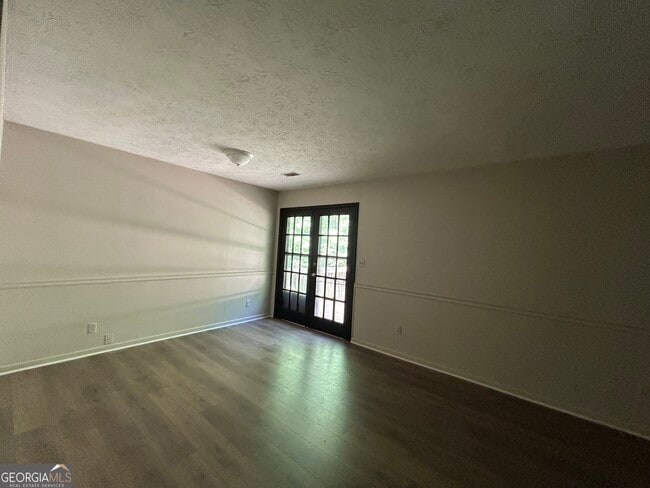 Building Photo - 33 Lynhaven Dr