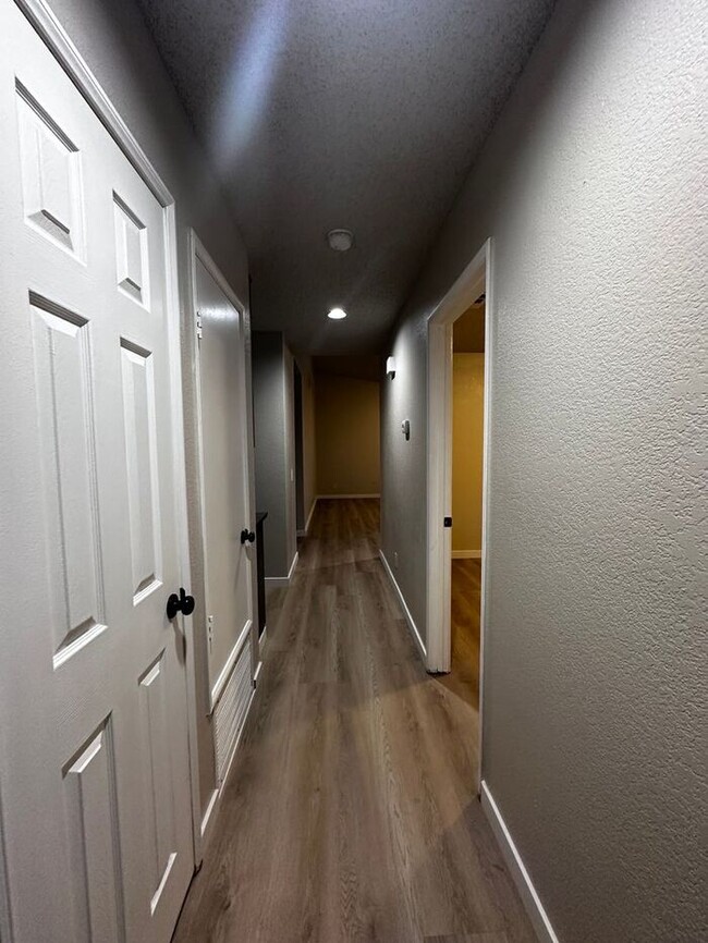 Foto del edificio - Spacious, Stylish, and Ready for Real Life Looking for room to breathe, grow, and entertain — wit...