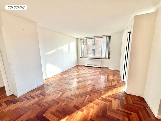 Foto del edificio - 2373 Broadway
