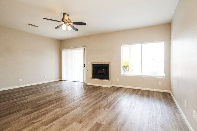 Building Photo - 1211 E Winter Dr