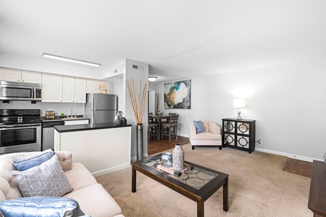 Living room - Royal Park - Students save up to 10%! Apartments