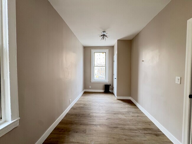 Foto del edificio - 6 Jordan Ave