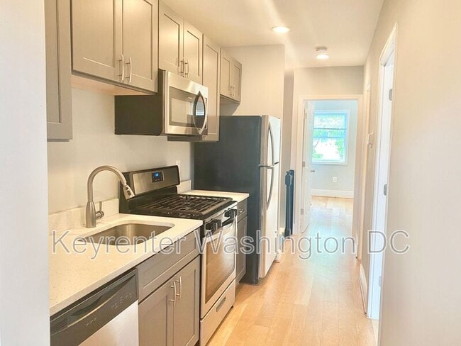 Foto del edificio - 1715 Montello Ave NE