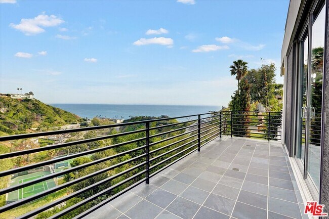 Foto del edificio - 3850 Rambla Orienta