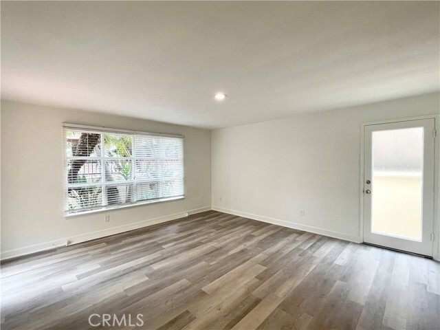Building Photo - 970 Glenneyre St