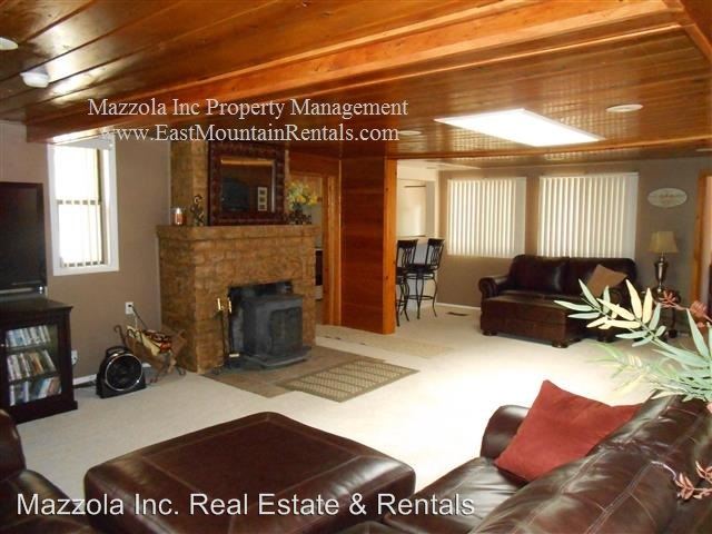 Foto del edificio - 32 Cienega Canyon Rd