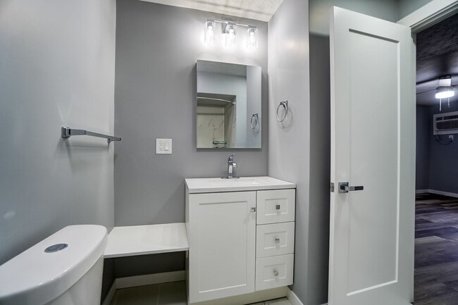 Interior Photo - Cascade Ridge