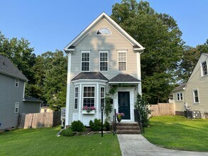 Building Photo - 607 S Fuquay Ave