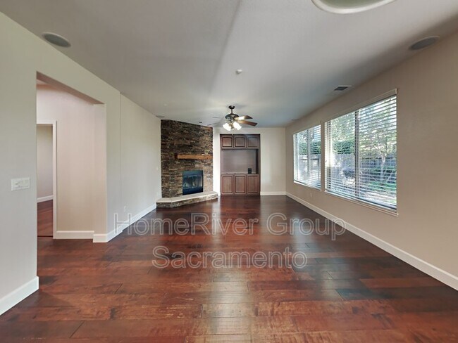 Foto del edificio - 265 Woodhaven Pl