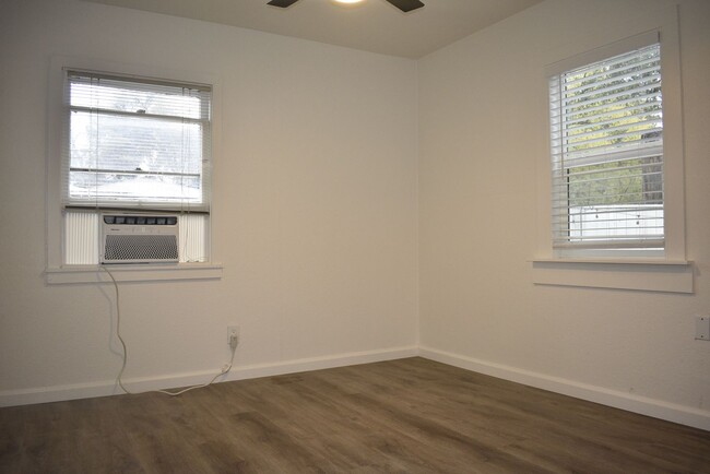 Building Photo - 159 Donner Ave