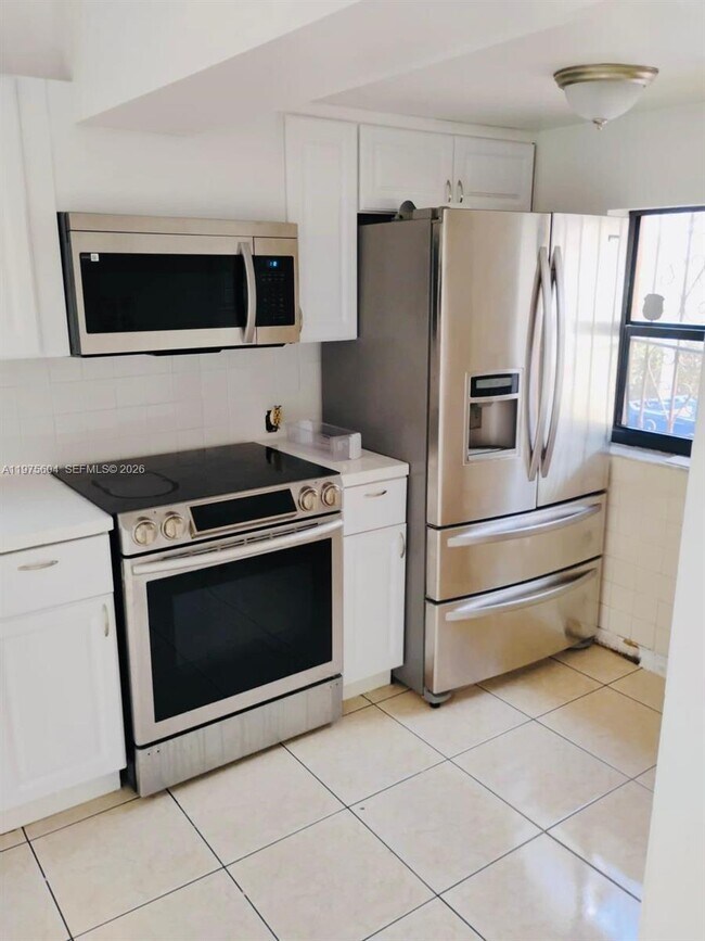 Foto del edificio - 1590 NE 161st St