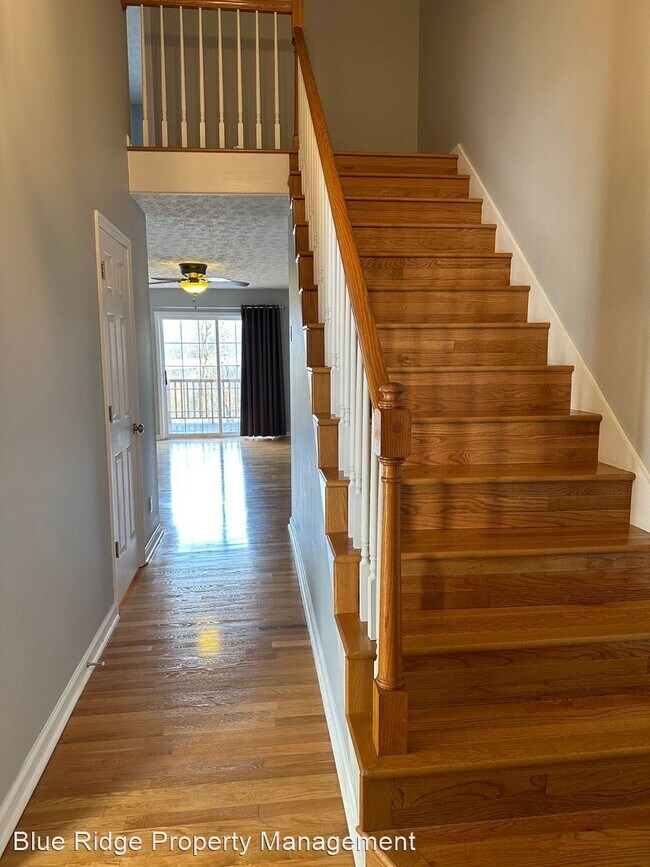 Building Photo - 3 br, 2 bath House - 1725 Blakewood Court