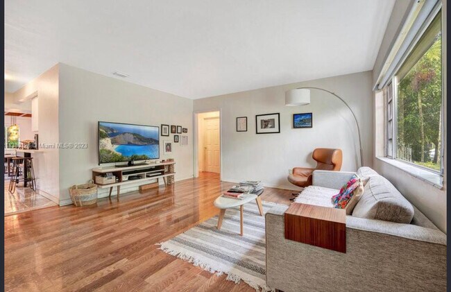 Foto del edificio - 5917 SW 62nd Ave