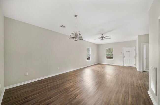 Foto del edificio - 786-788 County Rd 6763