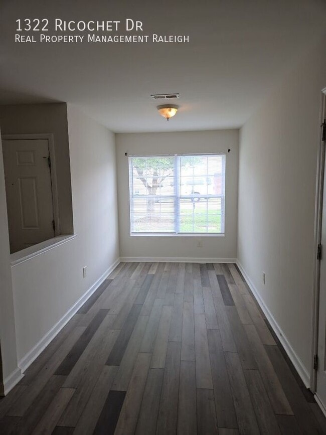Building Photo - 1322 Ricochet Dr