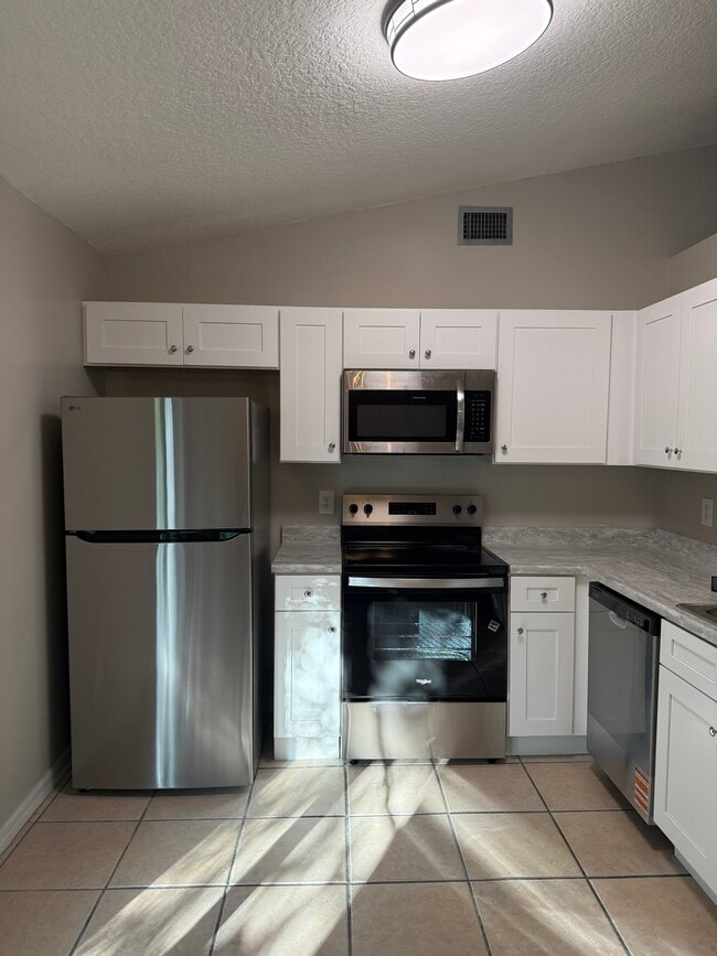 Foto del edificio - 56 Saint Johanna Dr