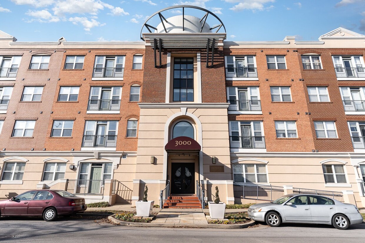 Foto principal - 1 bed - 1 bath condo in the heart of Midto...