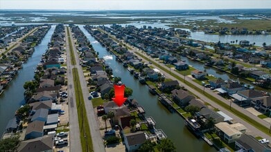 Building Photo - 170 Barracuda St