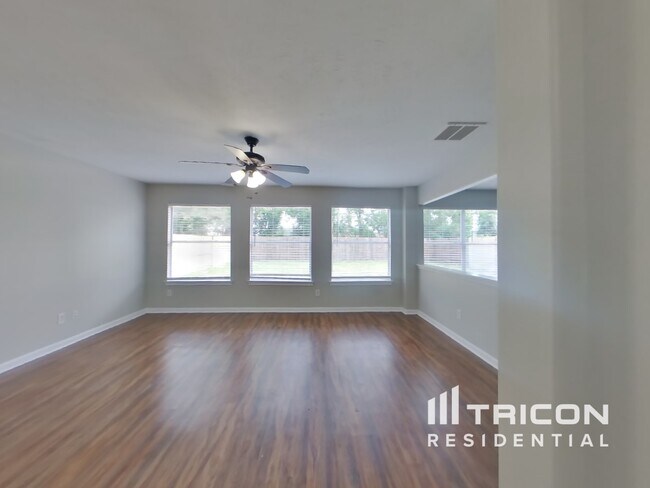 Foto del edificio - 8703 Texas Acorn Ave