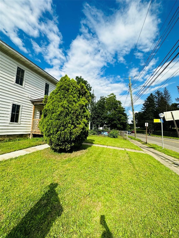Building Photo - 145 Floral Ave
