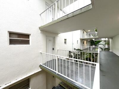 Foto del edificio - 4215 N University Dr