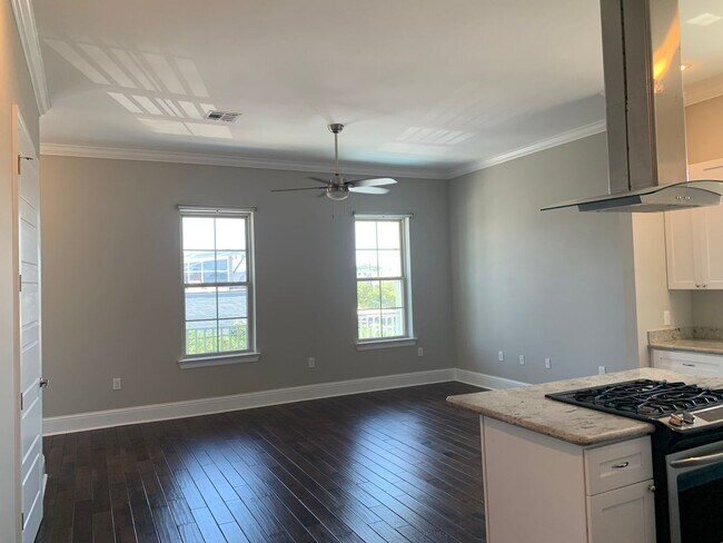 Foto del edificio - 2512 Valence St