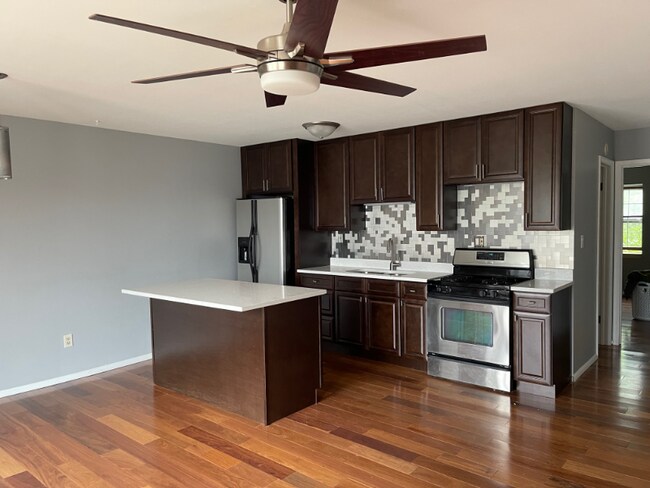 Foto del edificio - 7238 Kennedy Ave