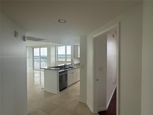 Foto del edificio - 19501 W Country Club Dr