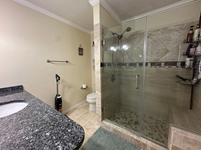 Foto del edificio - Bonus Room, Backyard Retreat, and More!