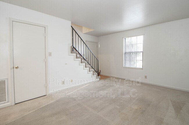 Building Photo - 282 Northridge Dr