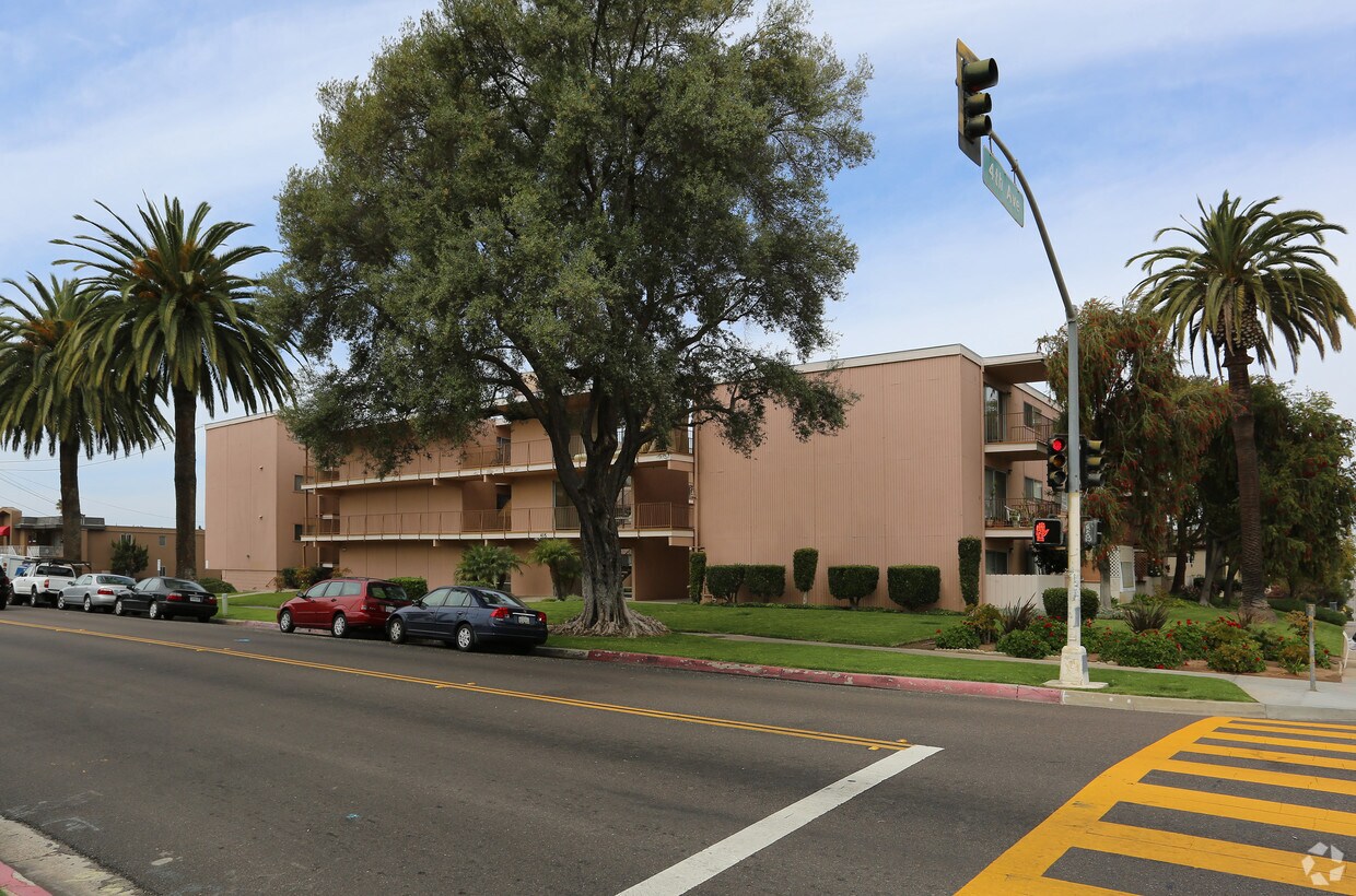 Foto principal - 415 D St