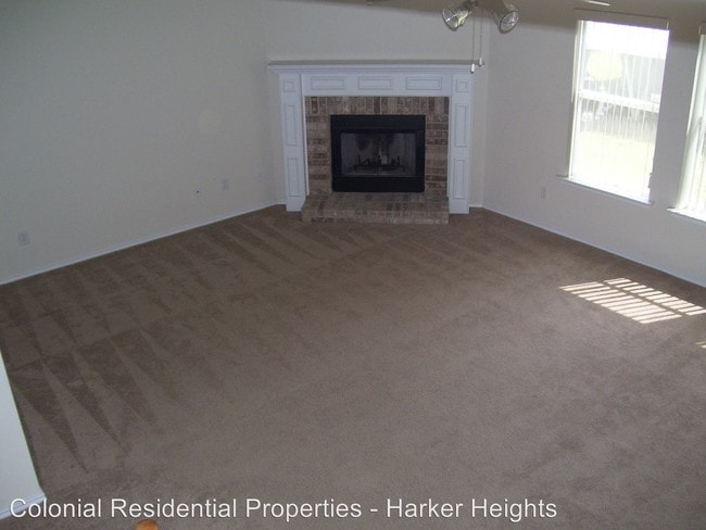 Building Photo - 111 W Iowa Dr