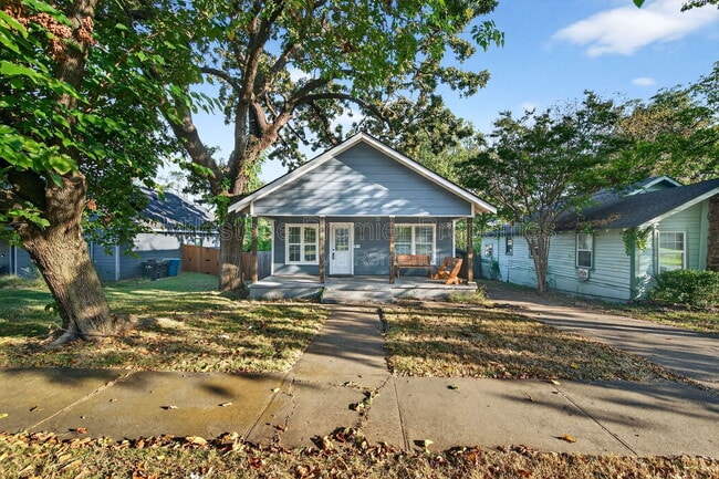 Building Photo - 1129 W Owings St