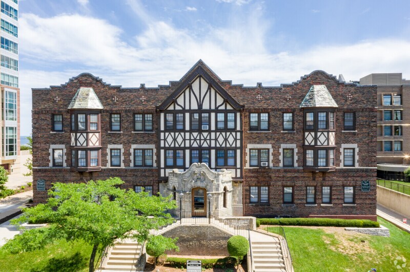 1504 N Prospect Ave Unit 308, Milwaukee, WI 53202 Apartment for Rent