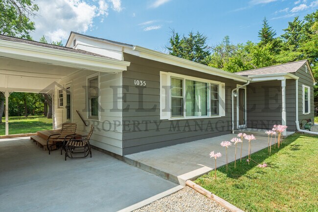 Foto del edificio - 1035 S 127th St E