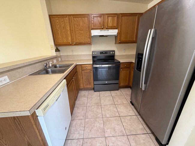 Foto del edificio - 731 Squirrel Ct