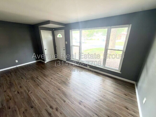 Foto del edificio - 190 Lynn Meadows Ln