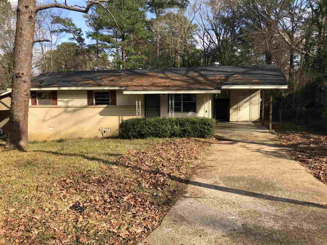 Primary Photo - 2640 Hillside Dr