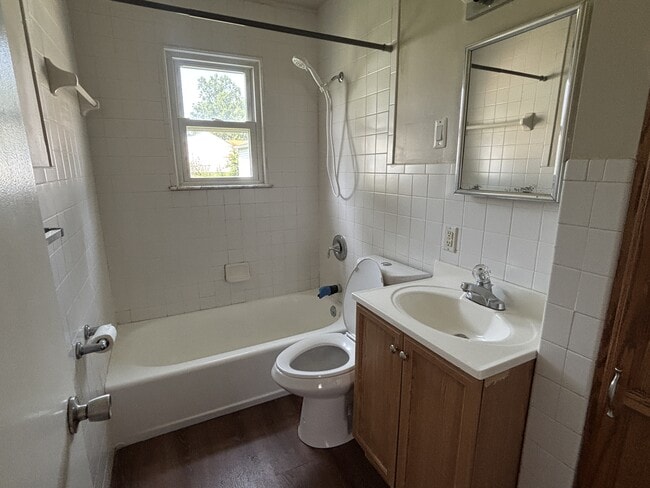 Building Photo - 1548 Thalia Ave